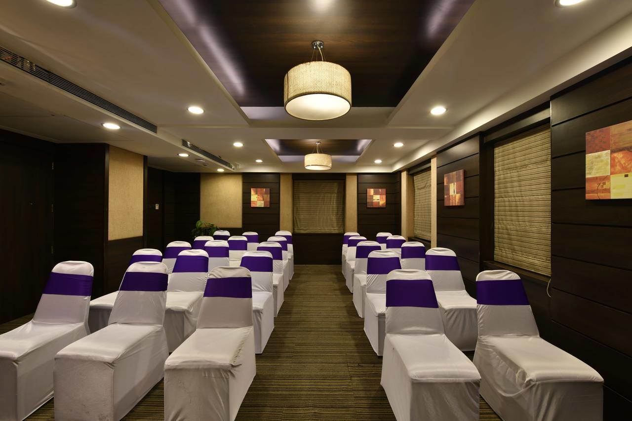 Hotel Leafio Marigold-Near Airport Βομβάη Εξωτερικό φωτογραφία