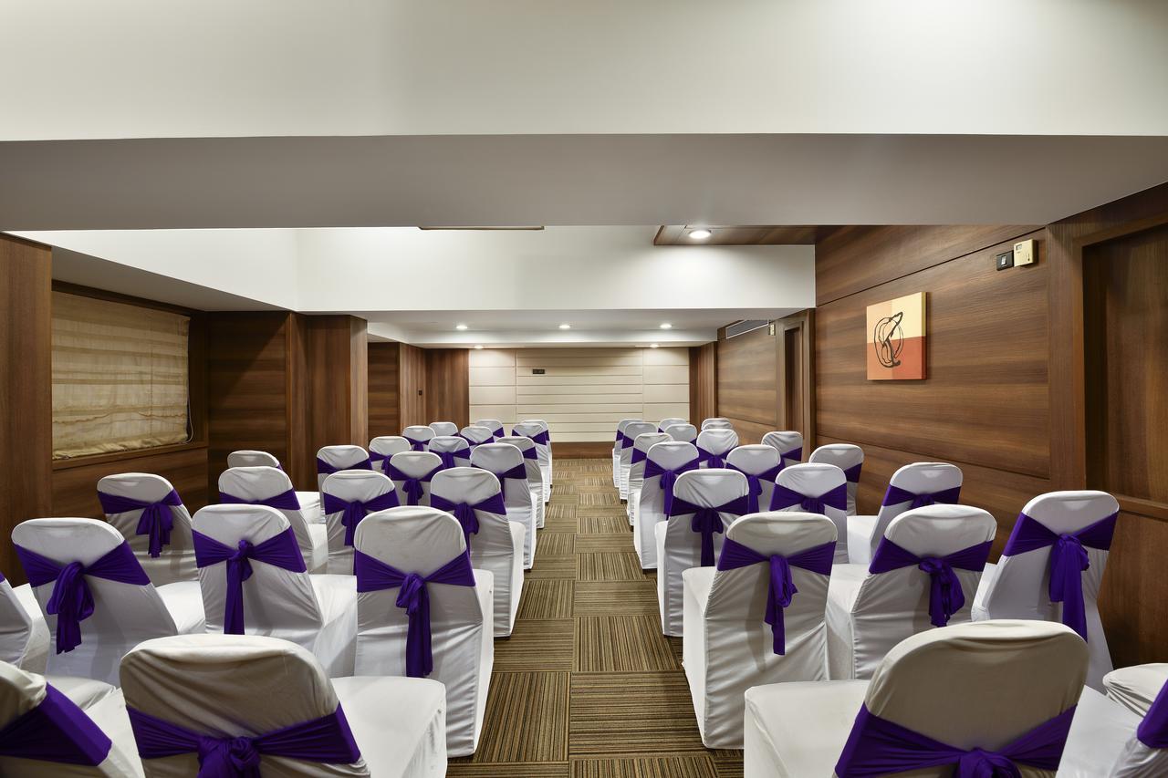 Hotel Leafio Marigold-Near Airport Βομβάη Εξωτερικό φωτογραφία